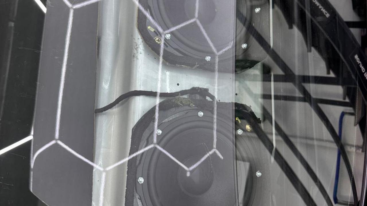 Установа НЧ динамиков Helix Ci7 W165Fm-S3 на заднюю полку — 2